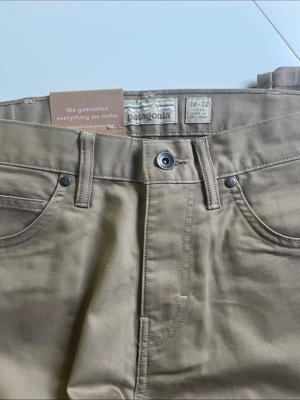 Patagonia tan chinos with label - men's 30x32 - Picture 5 of 5